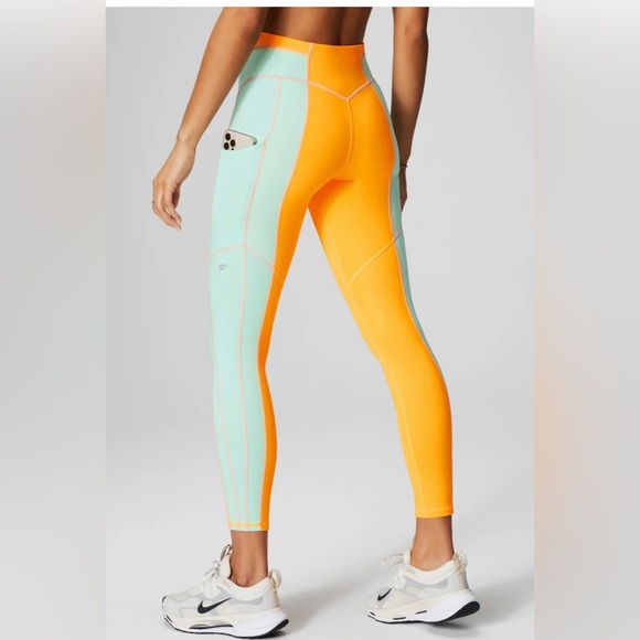 Fabletics Pants - Motion365+ High-waisted 7/8 Legging